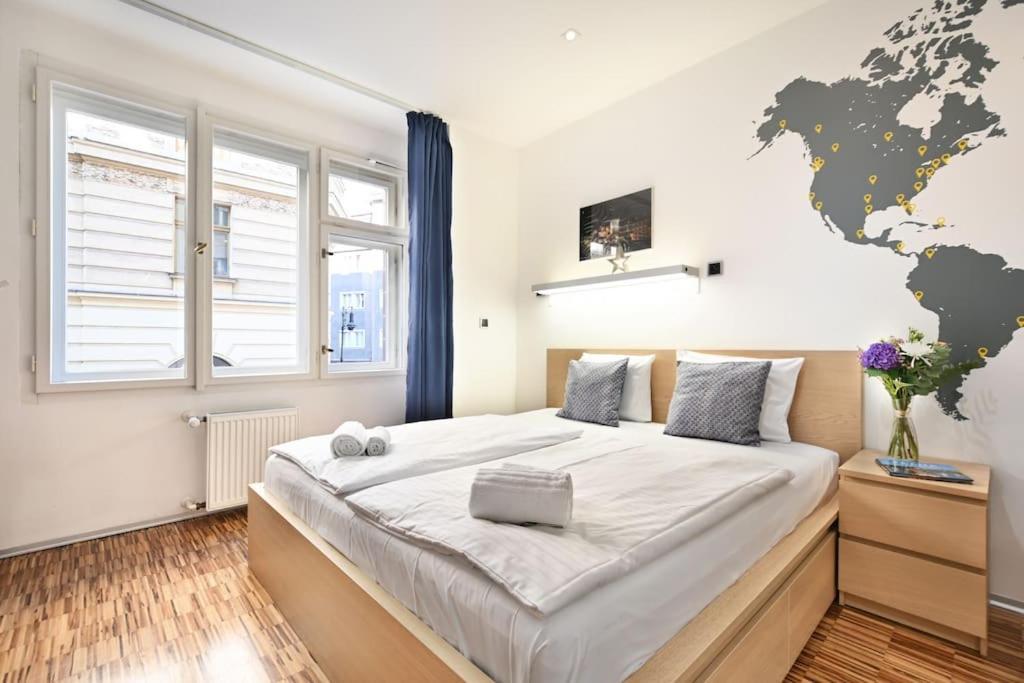Smart & Luxury Old Town Apartment Прага Екстериор снимка