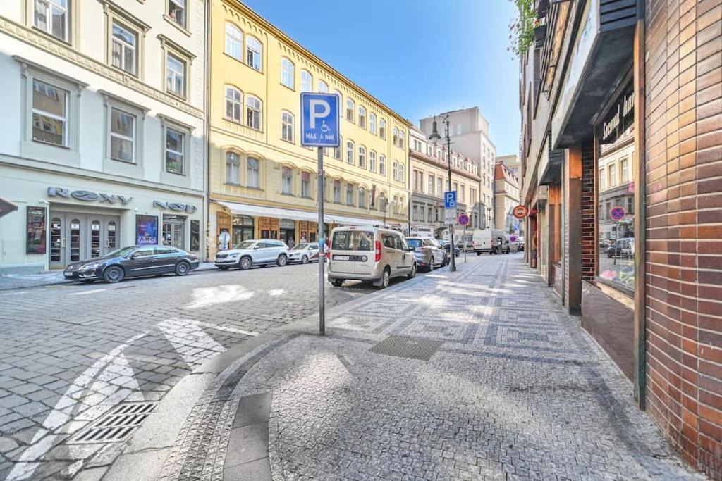 Smart & Luxury Old Town Apartment Прага Екстериор снимка