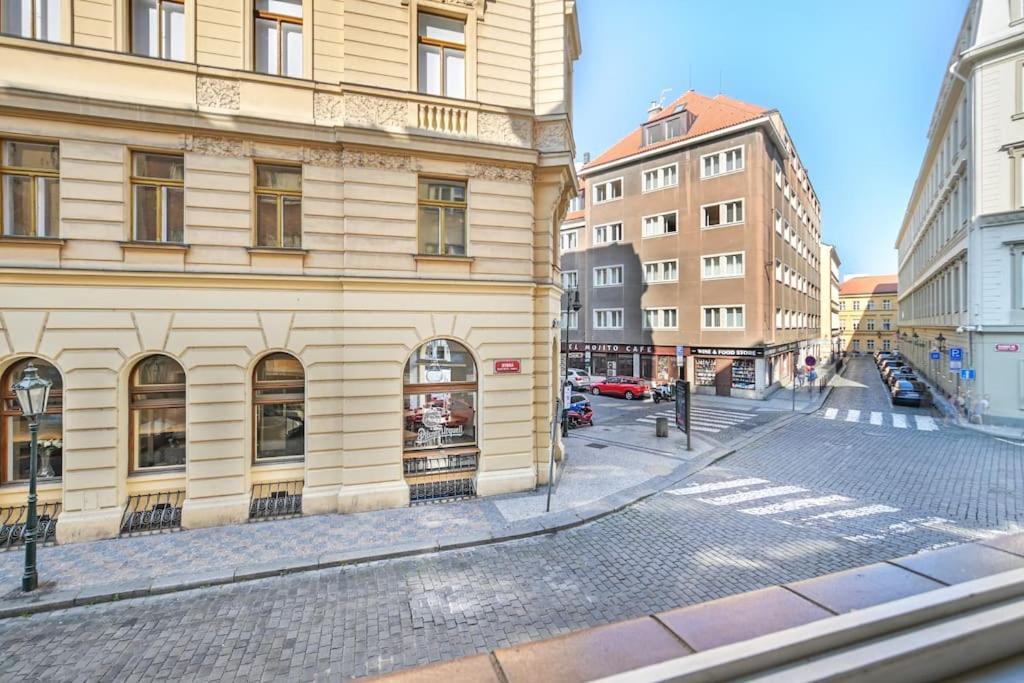 Smart & Luxury Old Town Apartment Прага Екстериор снимка