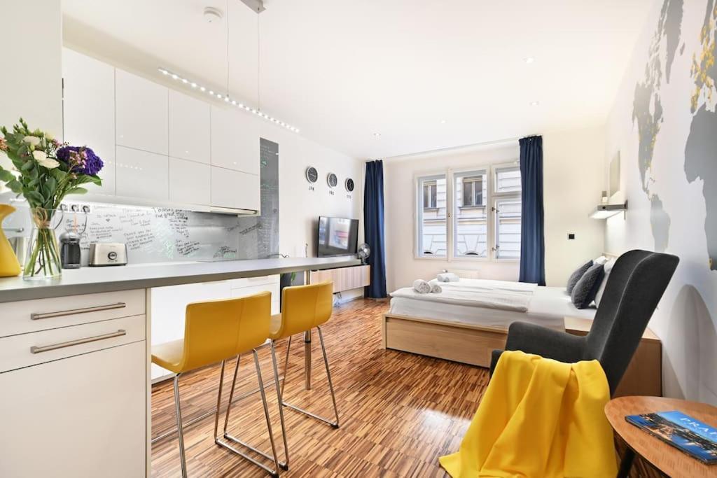 Smart & Luxury Old Town Apartment Прага Екстериор снимка